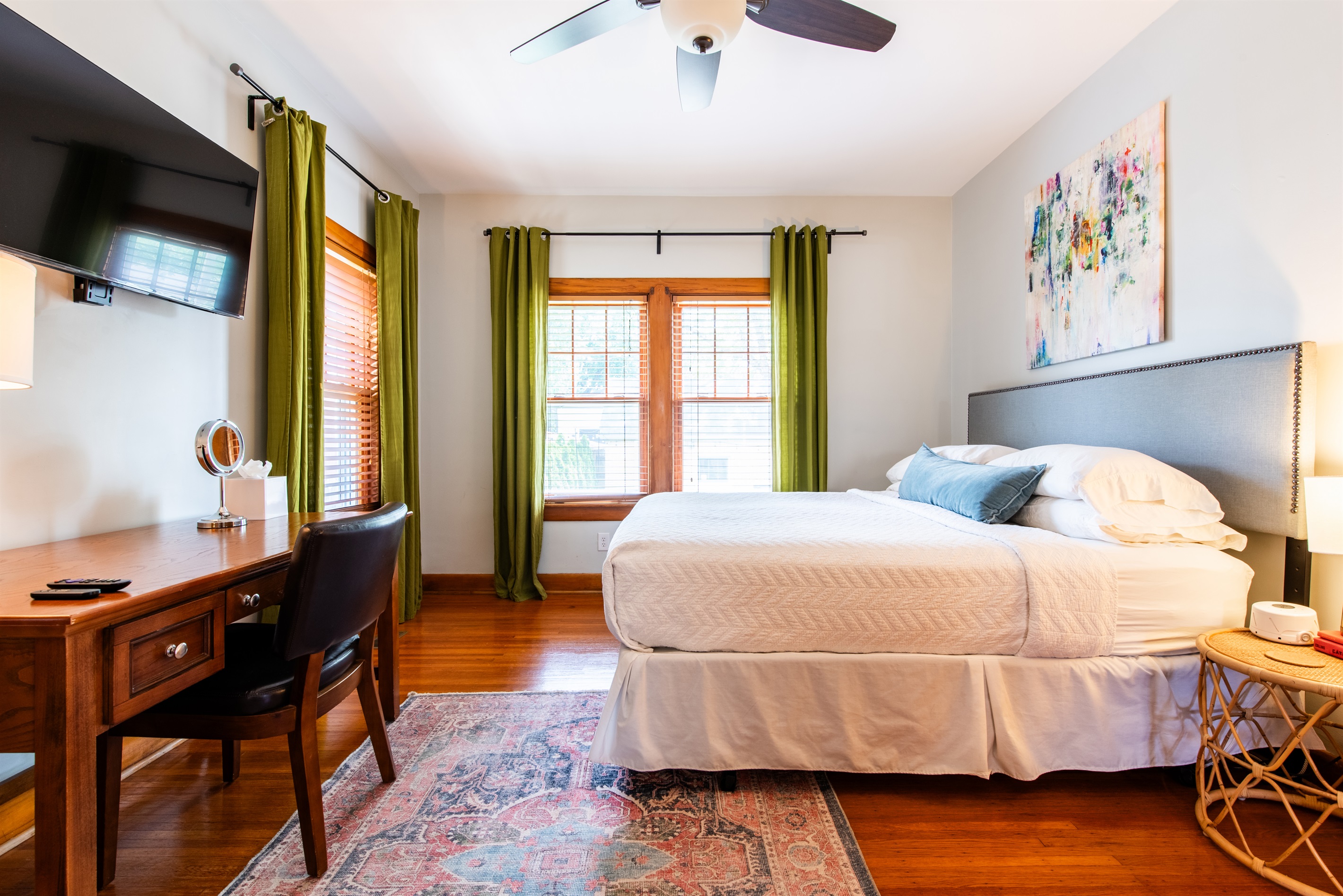 First floor king bedroom