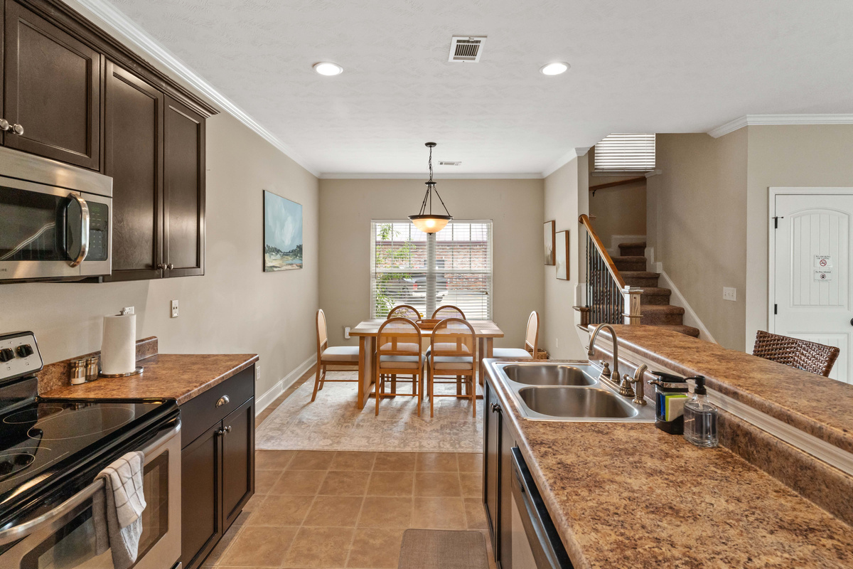 Full Kitchen