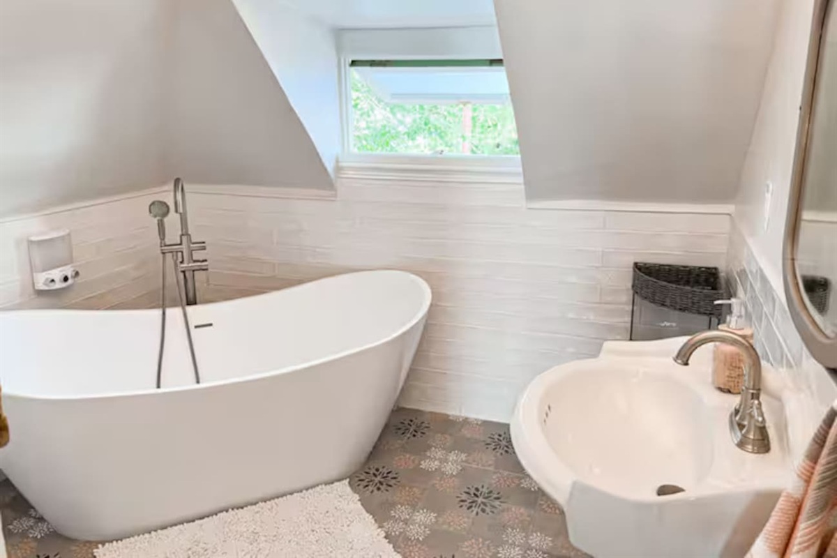 Prescott Getaway Unit #2 — ✨ The Grand Landing; Unit 2 (2 bed / 1 bath), Prescott, Arizona — photo 9