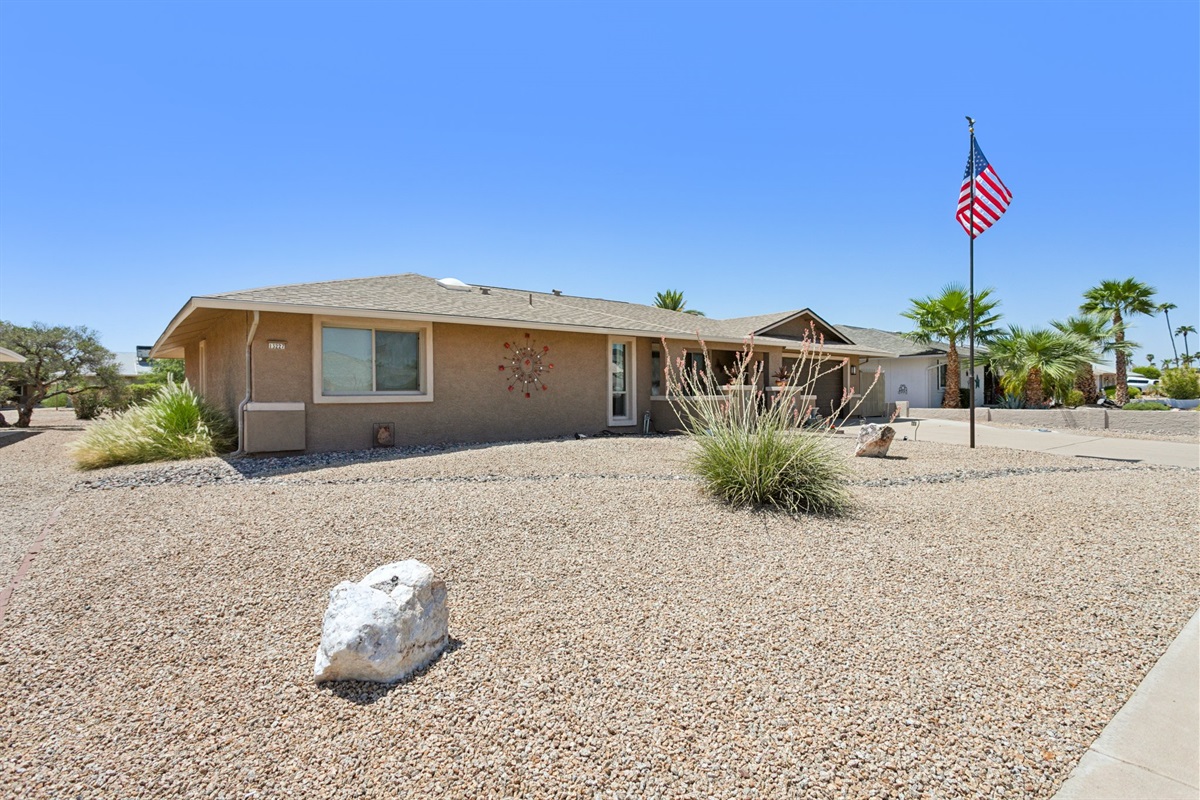 55+ Comfort & Quiet | 2BR Peaceful Home — Comfort & Quiet | 2BR Home in 55+ Neighborhood, Sun City West, Arizona — photo 12