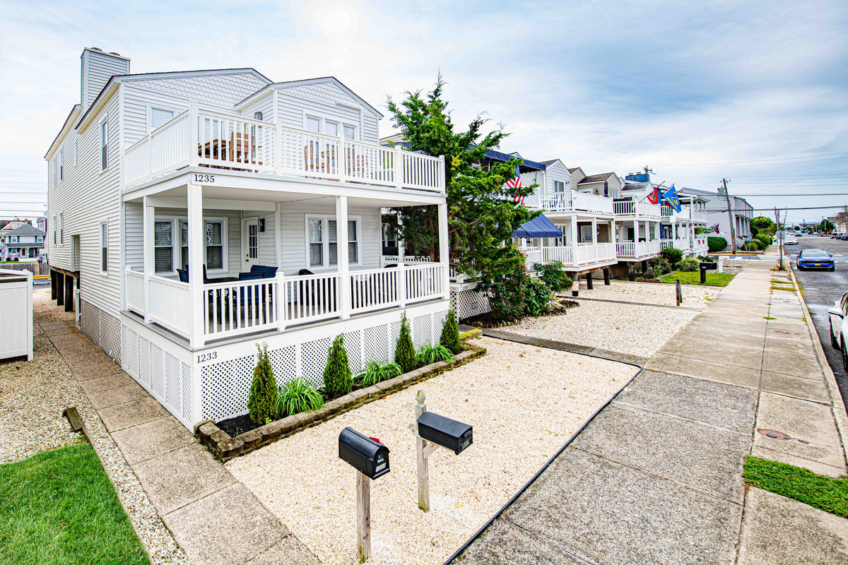 Exterior View - Front Elevation & Driveway