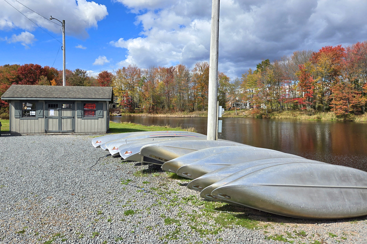 Community amenity (some are seasonal) - Arrowhead Lake - Serhii Vacation Rentals