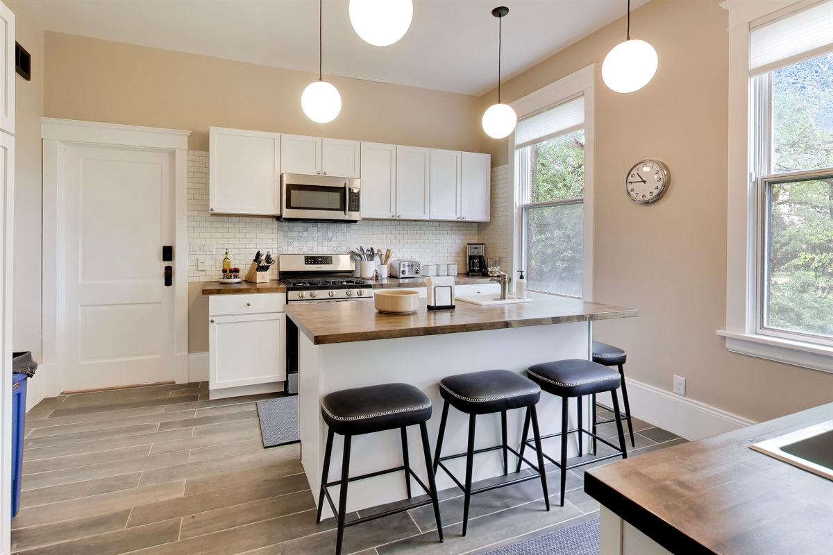 Lower Unit - Kitchen