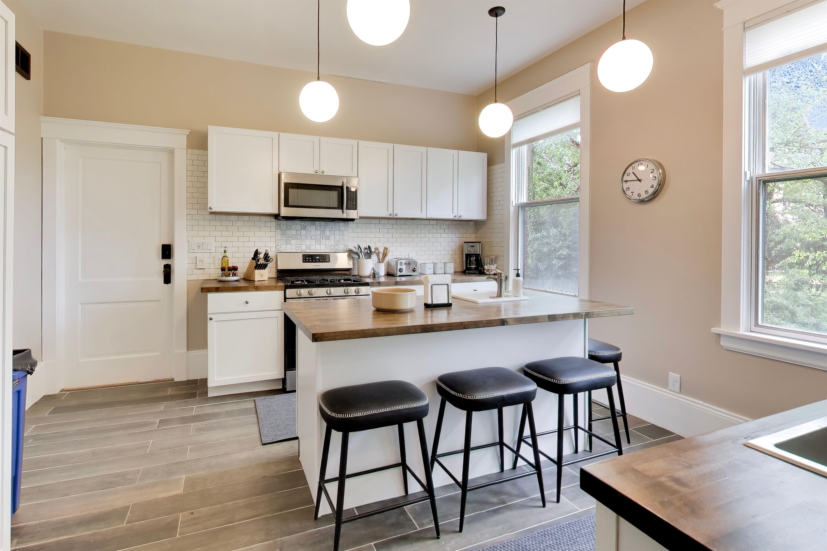 Lower Unit - Kitchen