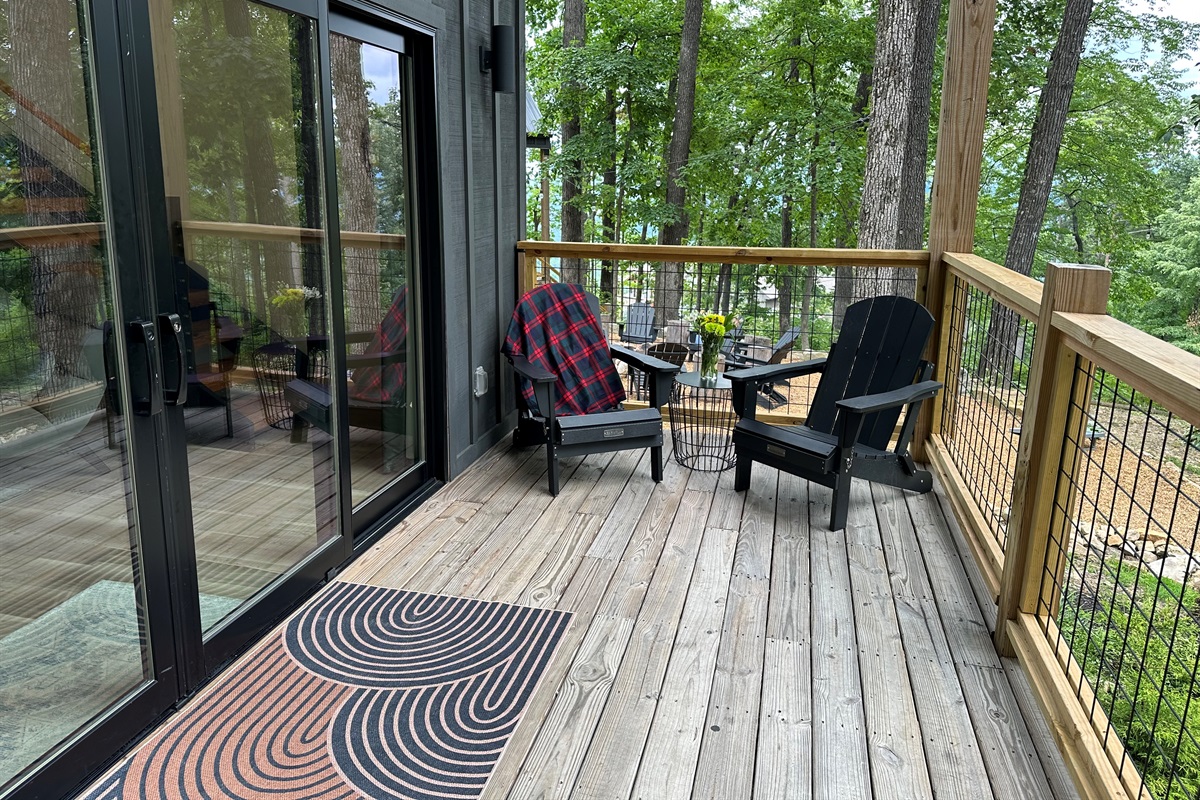 Sip, relax, and soak in the Smoky Mountain views