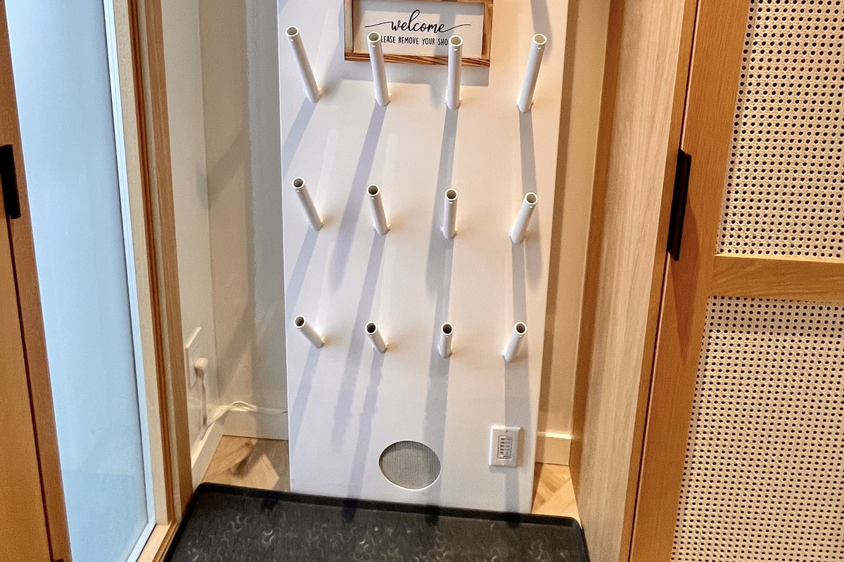 Ten-pair boot dryer for ski boots