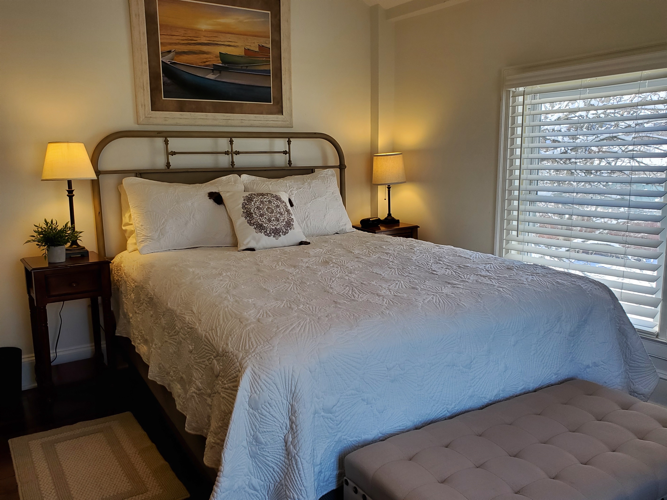 2nd floor queen bedroom