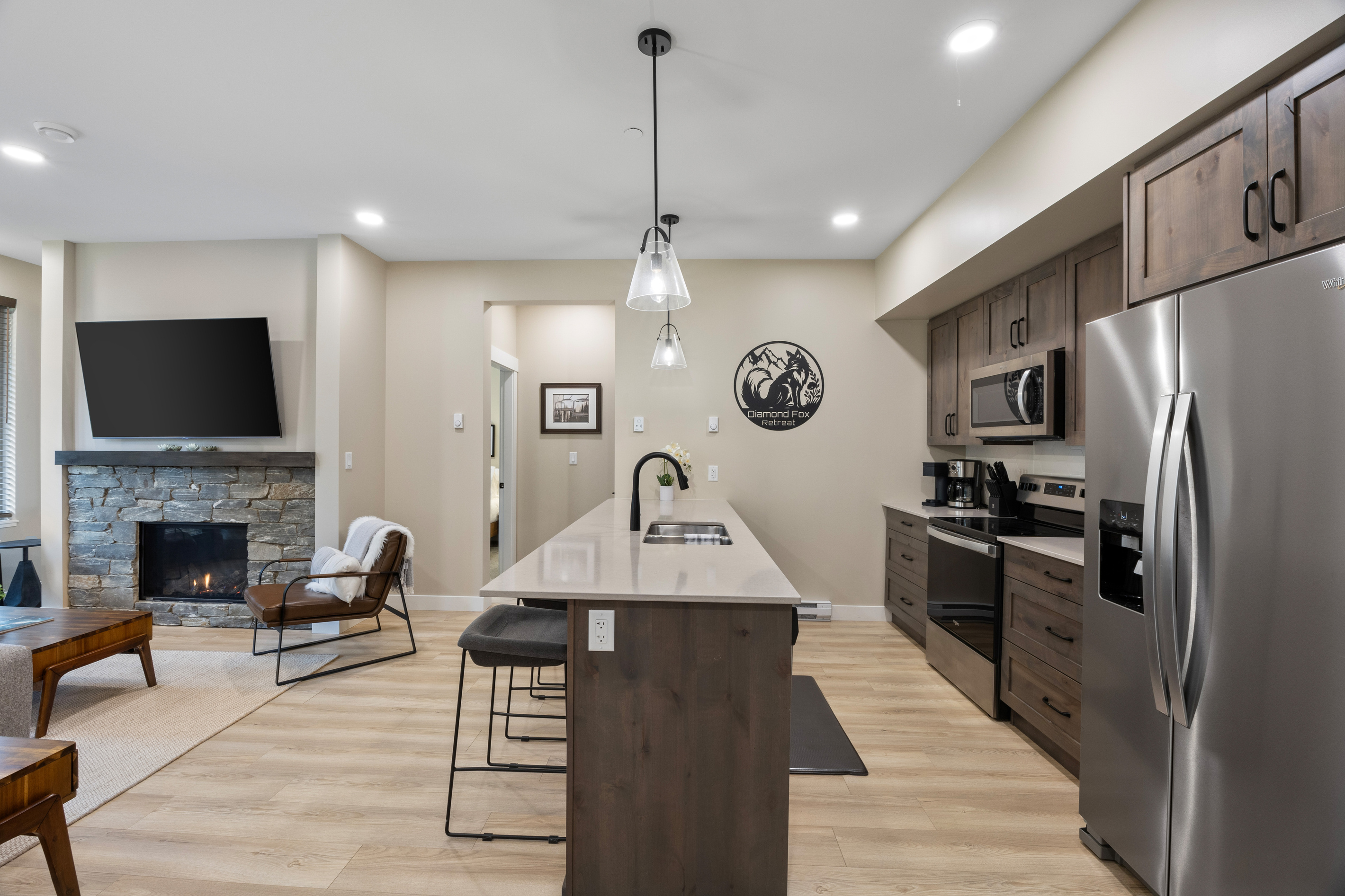 Cozy Alpine Condo w/Hot Tub! 2
