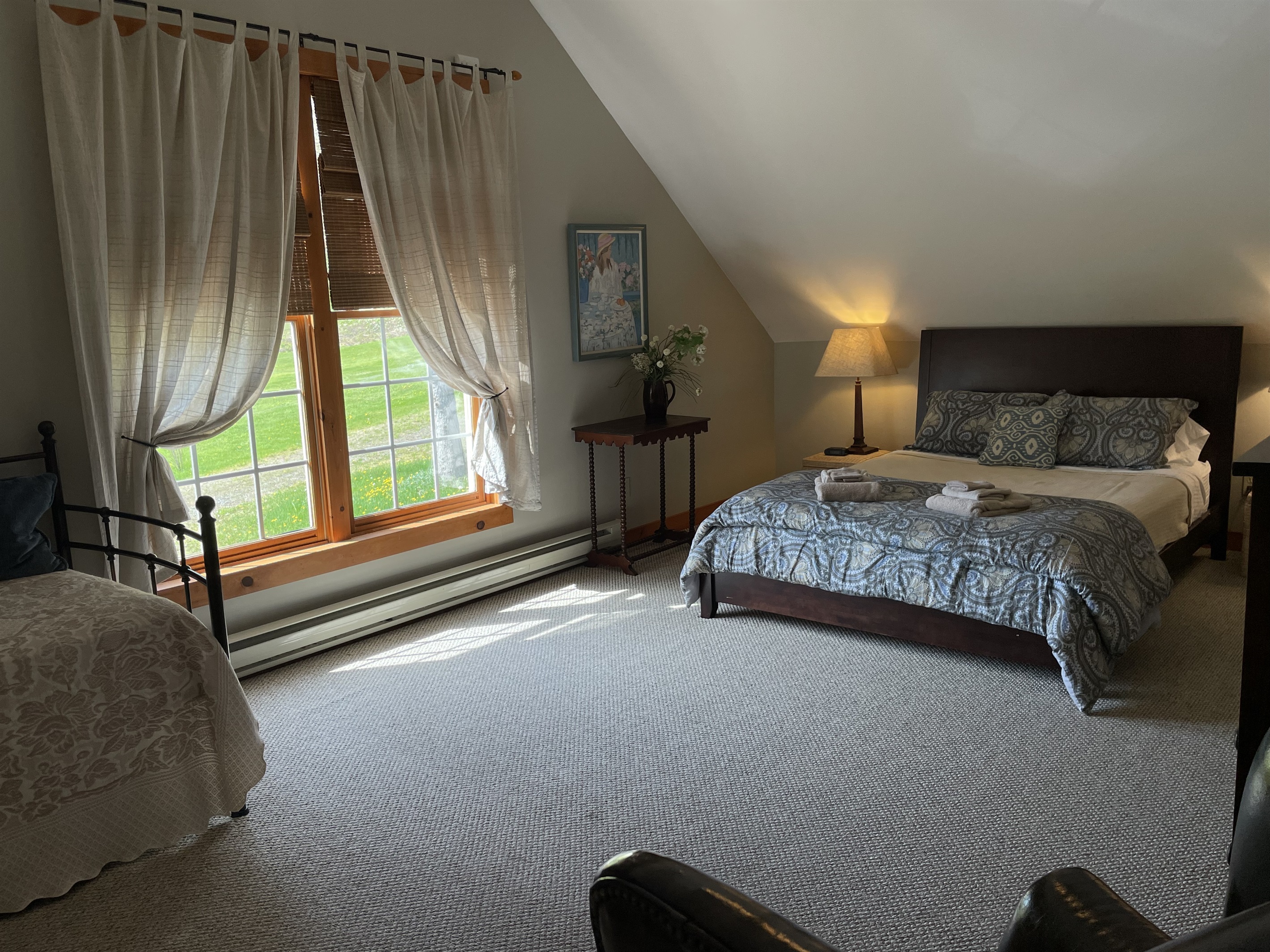 2nd floor Suite - bdrm 8- Queen and daybed