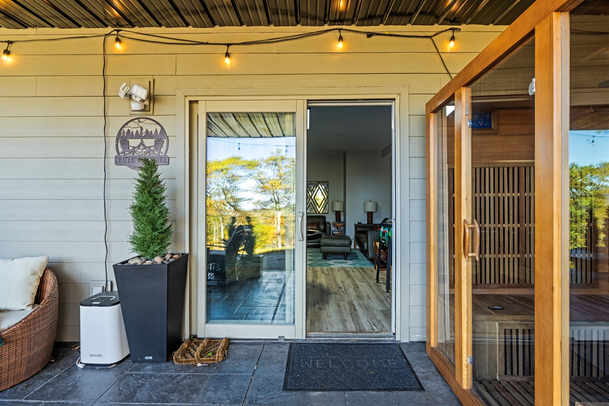 Accessibility Feature - Step-free access to lower level (3 story property) PRIMARY Photo