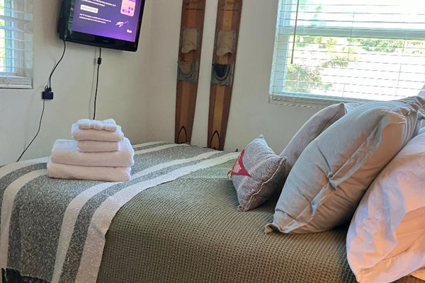 Bedroom #2 with Queen Bed and 20" ROKU TV.