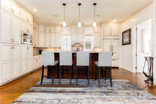 The Irish Grand | 4BR Home | 0.5 Mi to Campus | Sleeps 20, photo 13
