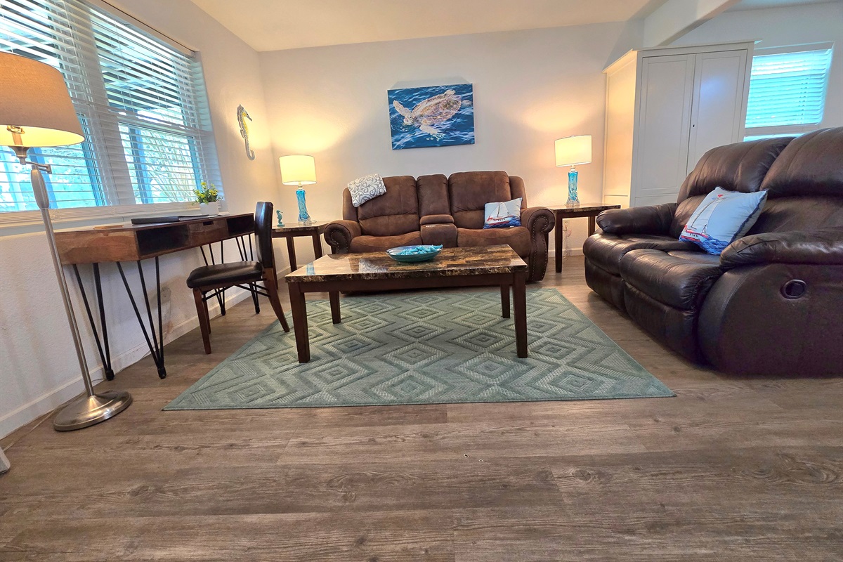 Relax & recline after a fun day at the beach.  Curl up to a good movie on the 70" Roku TV.  