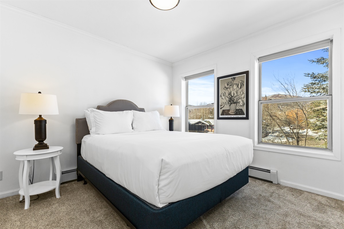 Bedroom 1 | Queensize Bed | Big Windows and Overlooking View