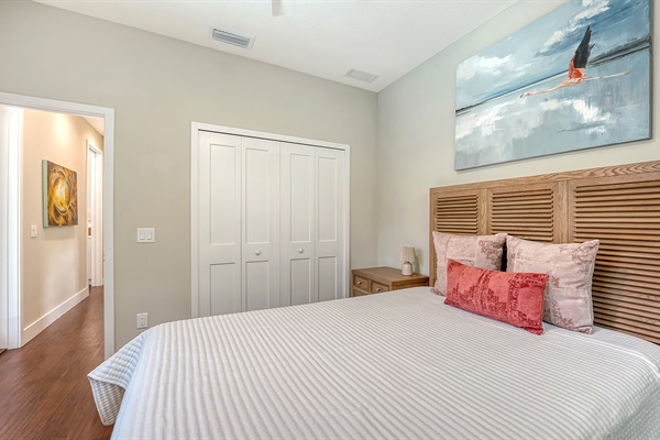 Alternative view of 2nd Queen bedroom