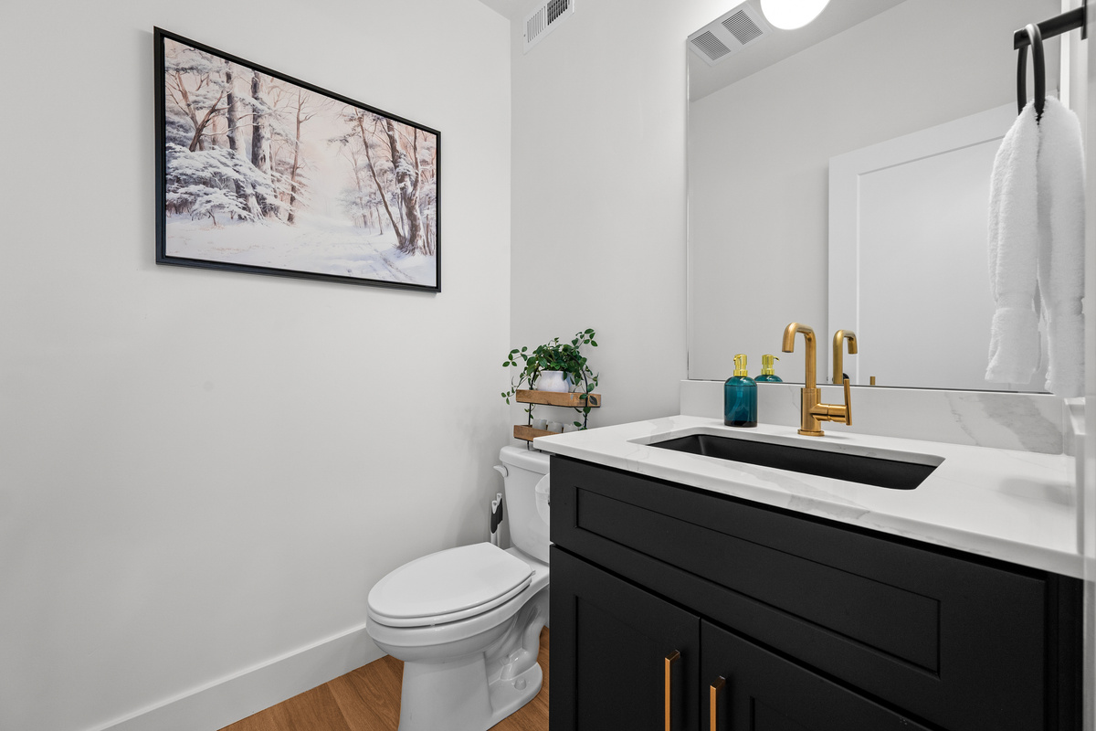 A clean, contemporary bathroom with a bright layout and modern finishes.