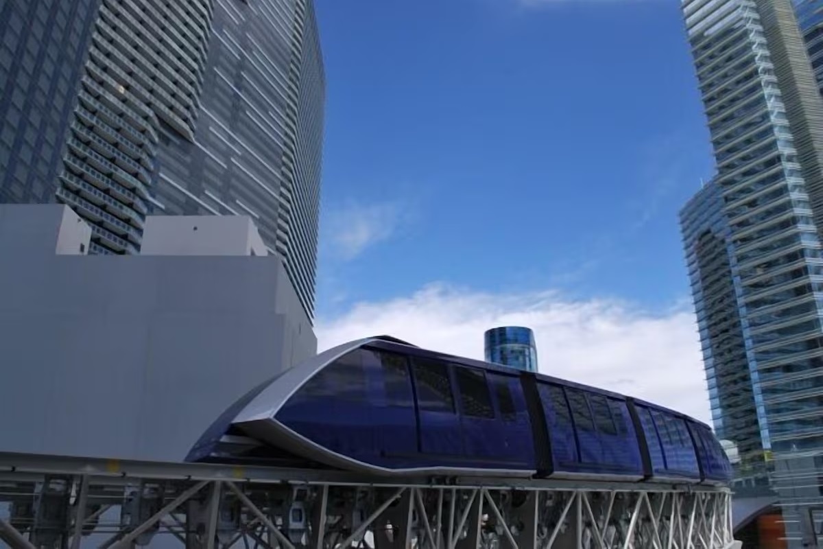 Hop easily to Bellagio, Aria, and Park MGM with the free Aria Express Tram 🚝 