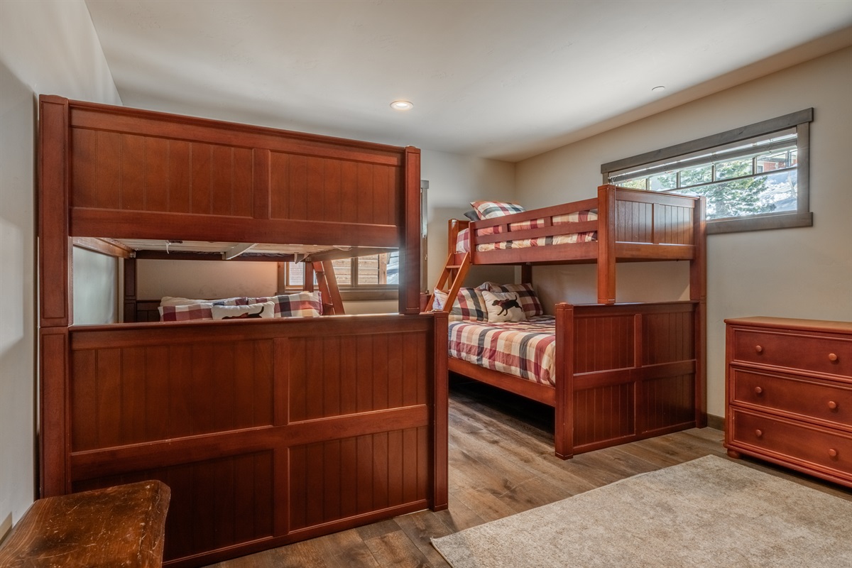 Triple Black (MS3) bunkroom is perfect for younger guests or overflow sleepers, giving your group space to spread out without sacrificing comfort.