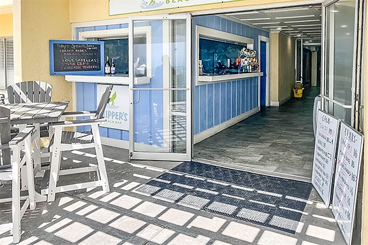 Flipper’s located on ground level.
