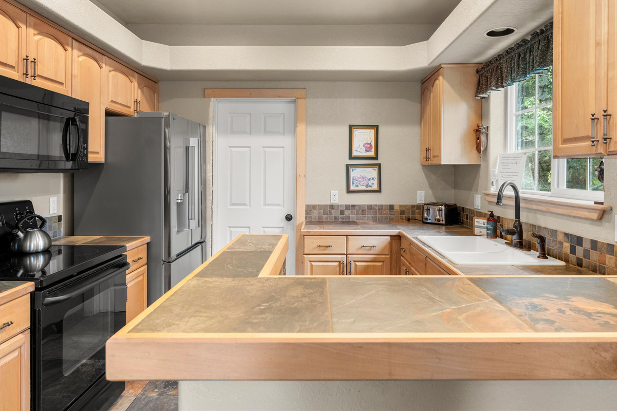 Hawks Nest Kitchen