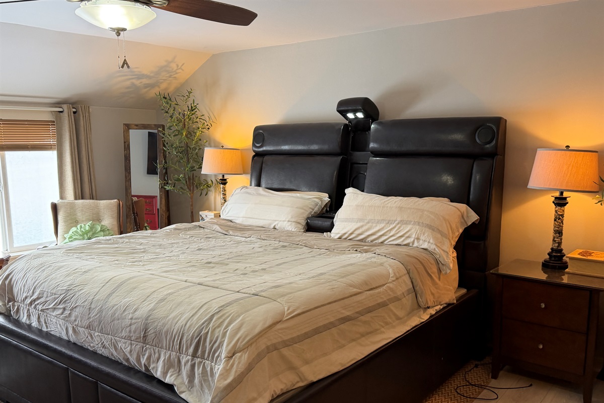 2nd floor King with lake views and ensuite