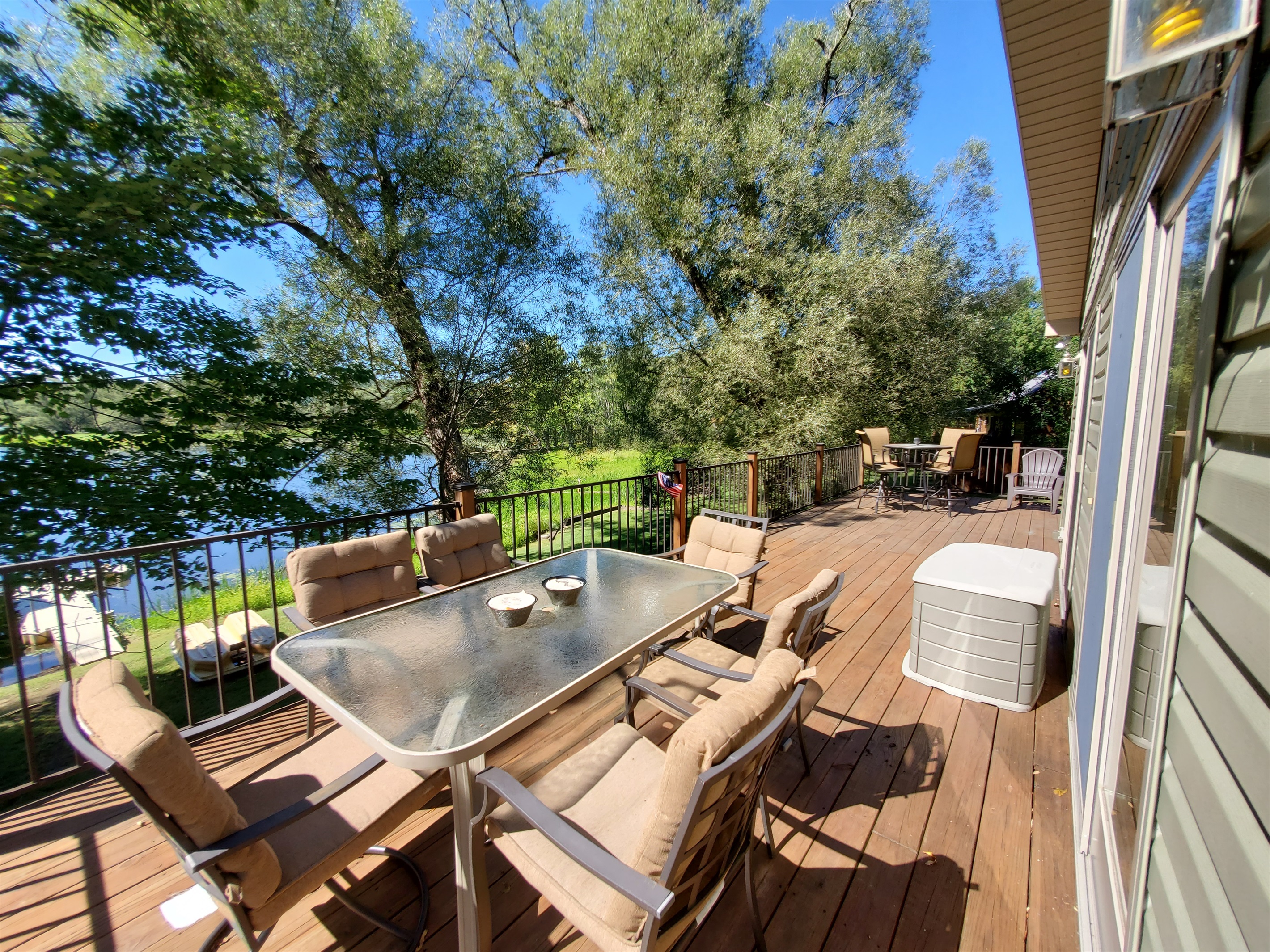 Dining area on deck