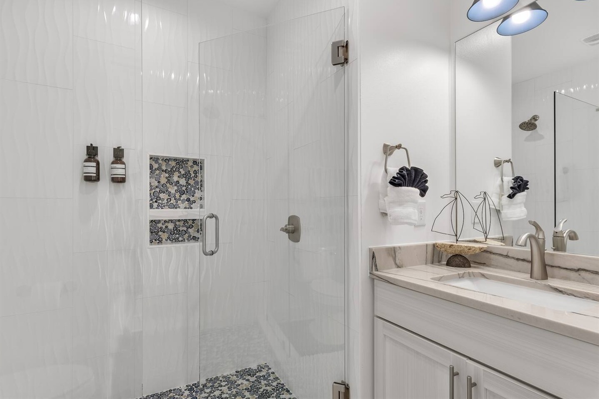 Bunk Station Bathroom (third floor)