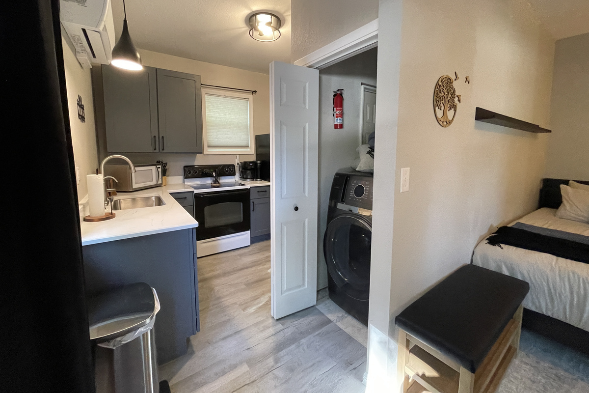 Laundry: Washer/Dryer Combo