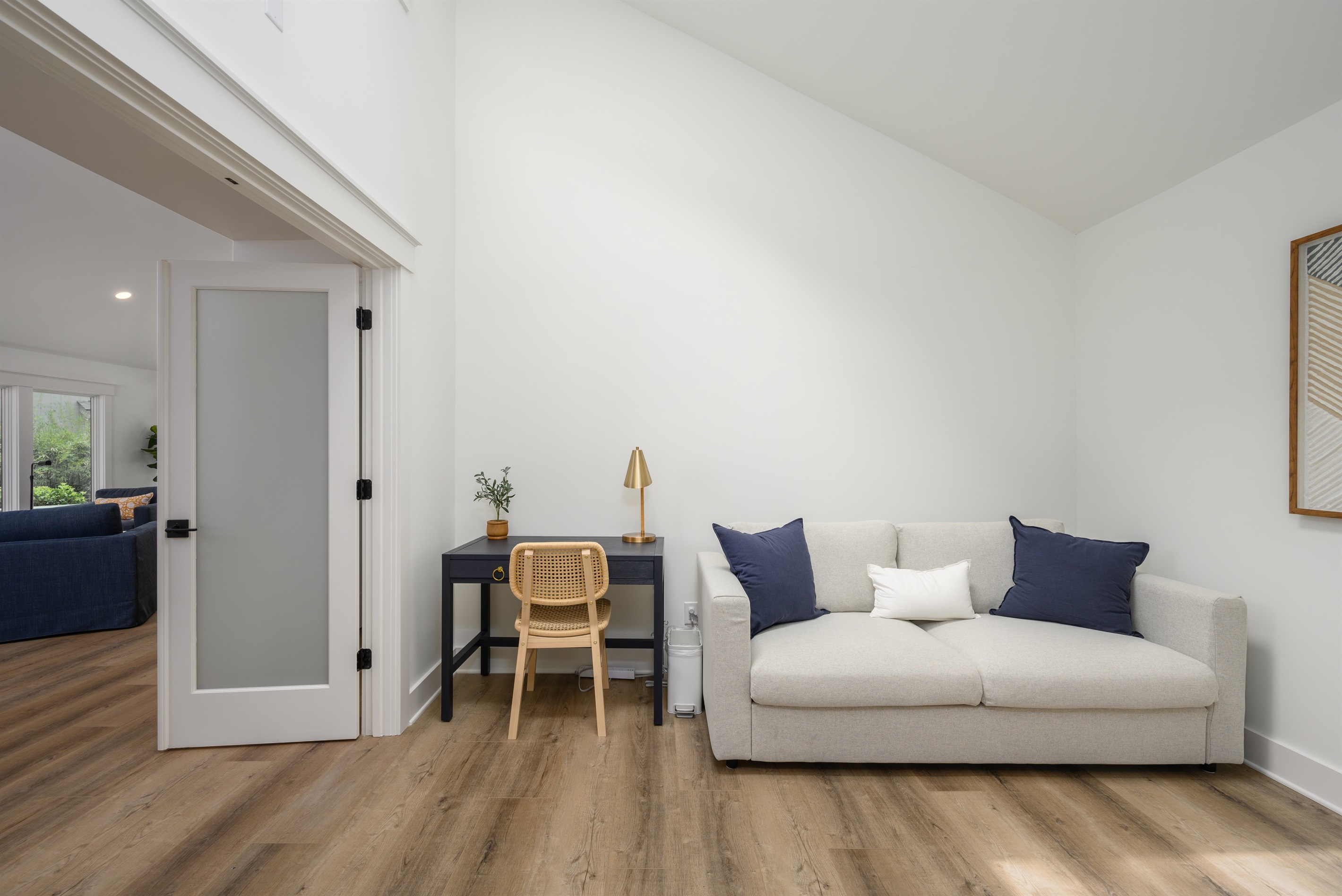 Office / sitting area / kid's den between master and bunk bedroom