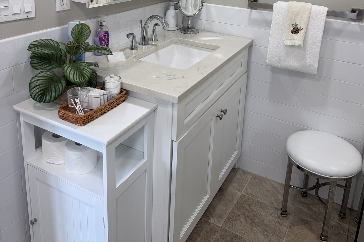 Awesome bath on 1st floor