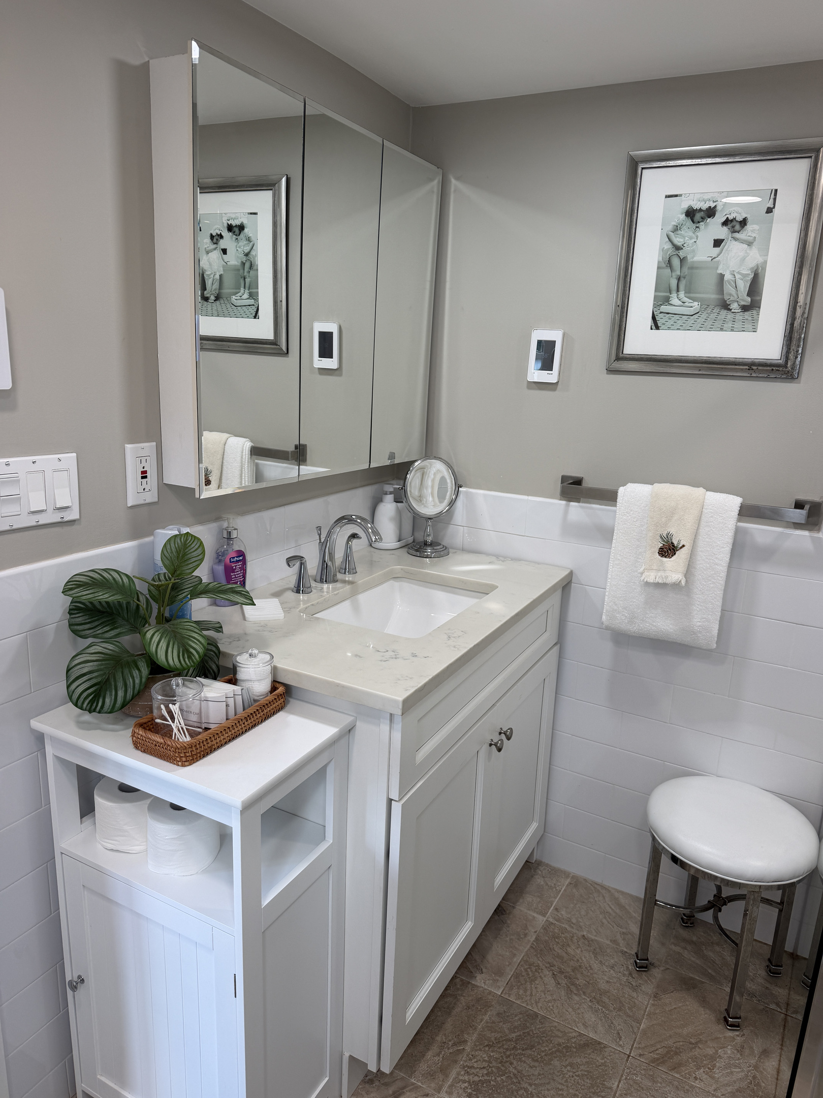 Awesome bath on 1st floor