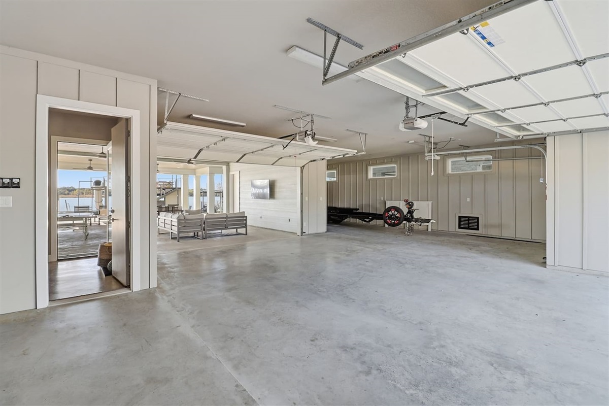 Spacious Garage that Opens to Patio