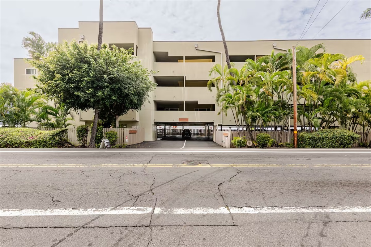 Quaint 20 unit complex