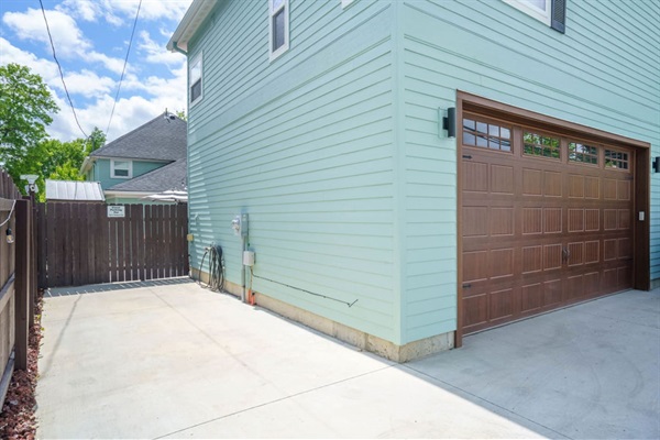 Spacious and accommodating! While we recommend backing your vehicle in for the easiest exit, this private space has successfully held everything from compact cars to boat trailers. Just take it nice and slow—there’s plenty of room!