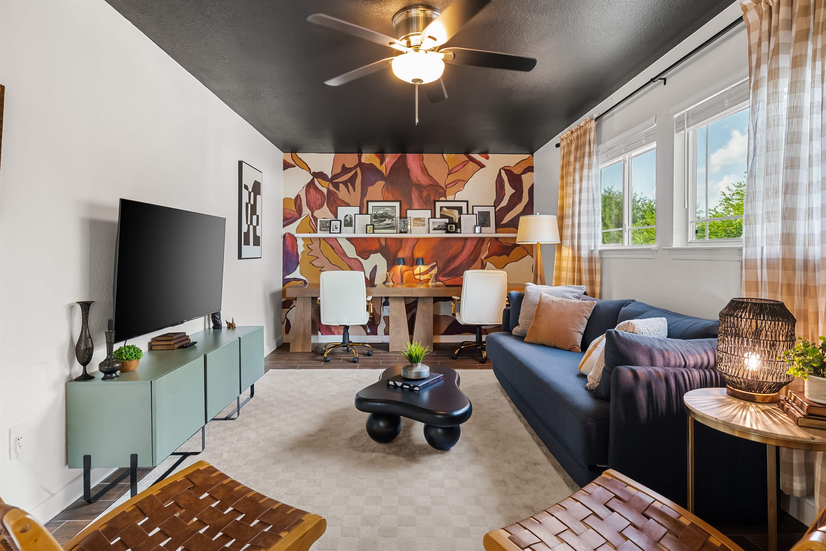 Second floor loft w/ queen pullout bed and office