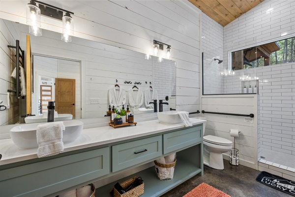 Deer Room accessible bathrooms