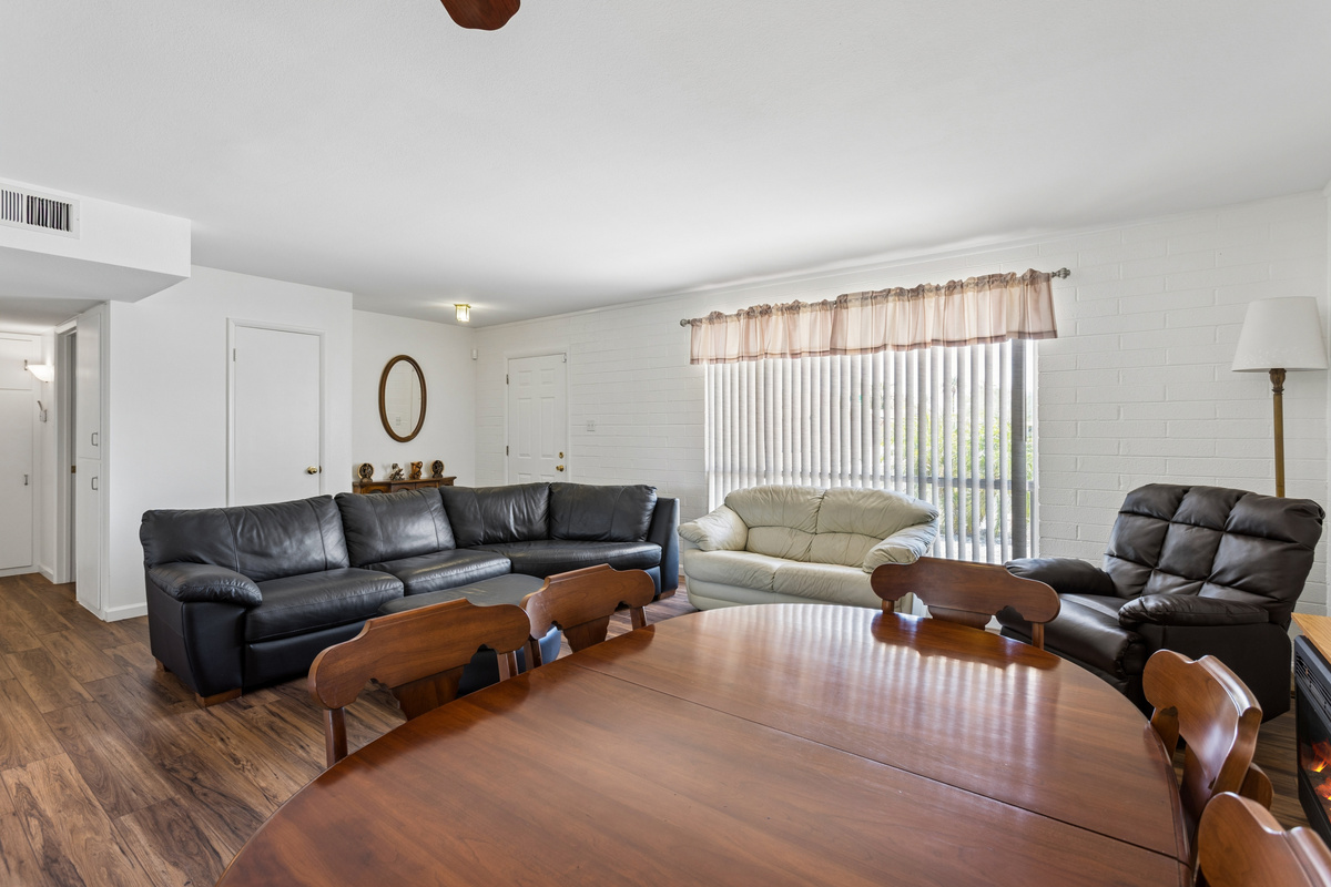 Classic Sun City Retreat | 2BR/1BA | Quiet Neighborhood — Classic Sun City Retreat | 2BR/1BA | Quiet Neighborhood, Sun City, Arizona — photo 10
