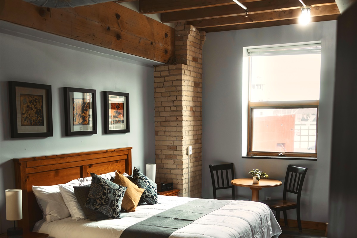 Welcome to Captain's Quarters by The Brix! A newly renovated 2-Bedroom, 2-Bathroom corner suite with spectacular views of the William A. Irvin and downtown. Perfect for families, this spacious condo features a full kitchen, foosball, air hockey, and pool!