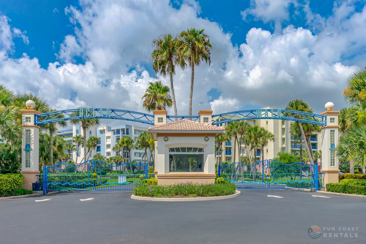 Welcome to Oceanwalk! With top-notch resort style amenities and close proximity to the beach!!