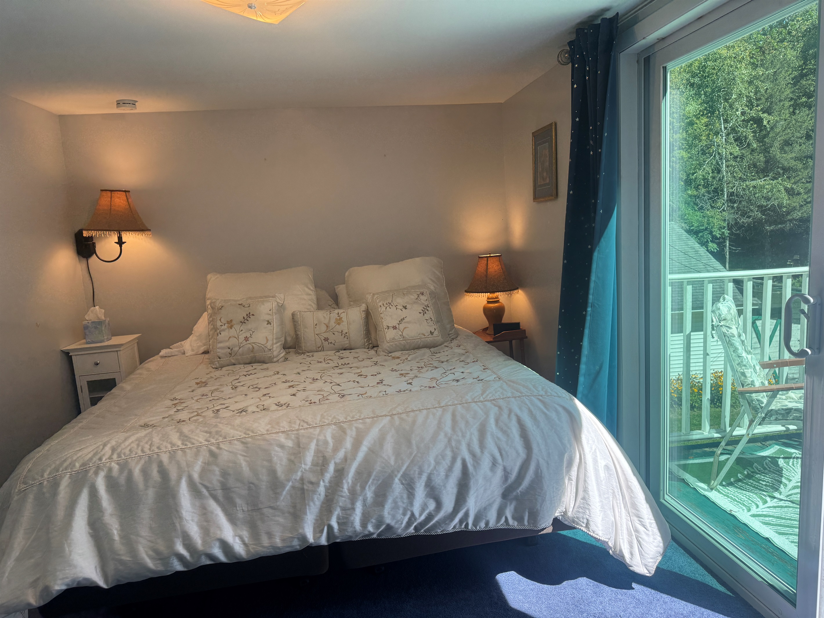 2nd floor King with private balcony