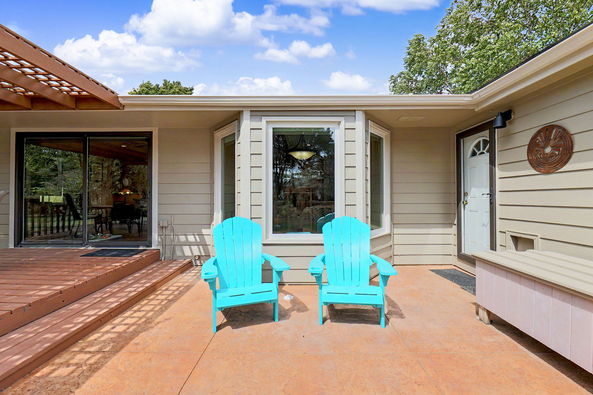 Outdoor Seating