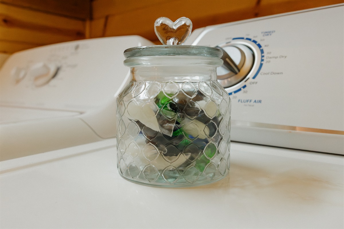 Thoughtful touches include complimentary laundry pods at Poppywood Pines. This pet-friendly Show Low cabin provides full laundry amenities for extended stays, perfect for families exploring White Mountains hiking trails, fishing lakes, and outdoor adventur