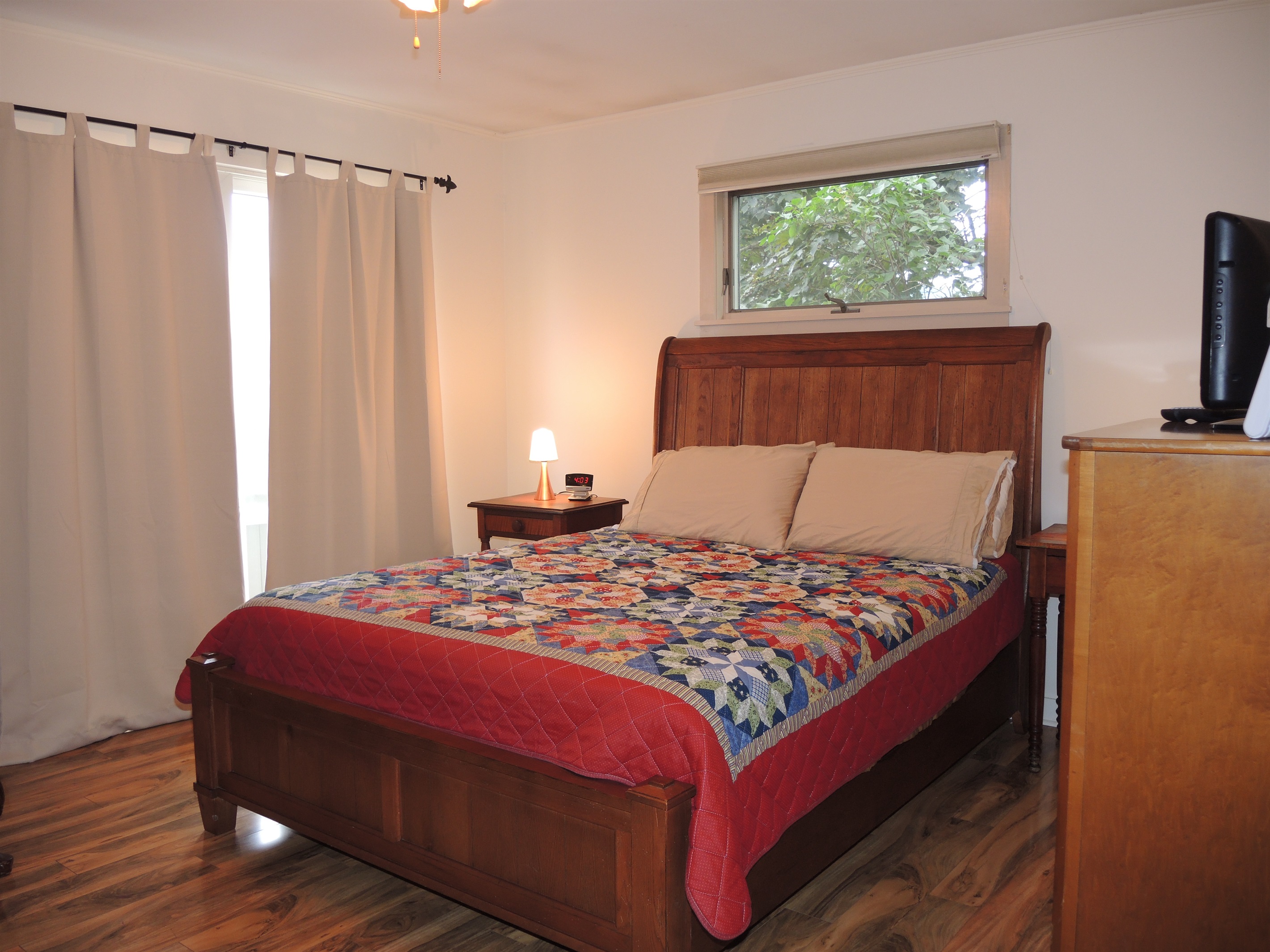 Queen bedroom #1 on main floor