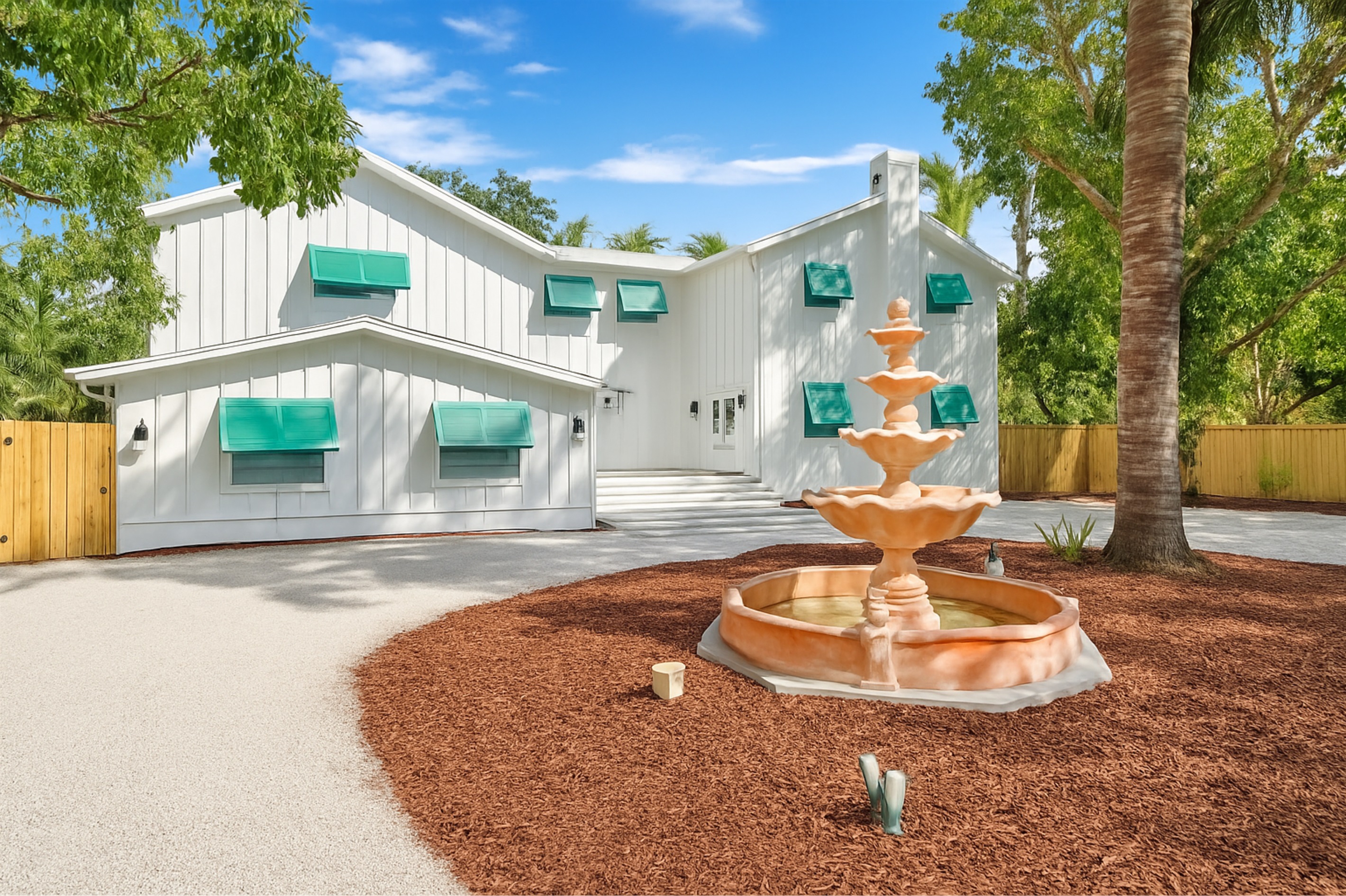 6 Bedroom / 9 Bathroom Massive Vacation Home