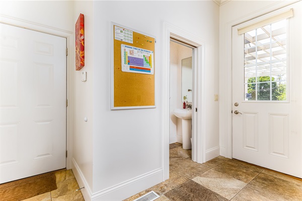 The Irish Grand | 4BR Home | 0.5 Mi to Campus | Sleeps 20, photo 16