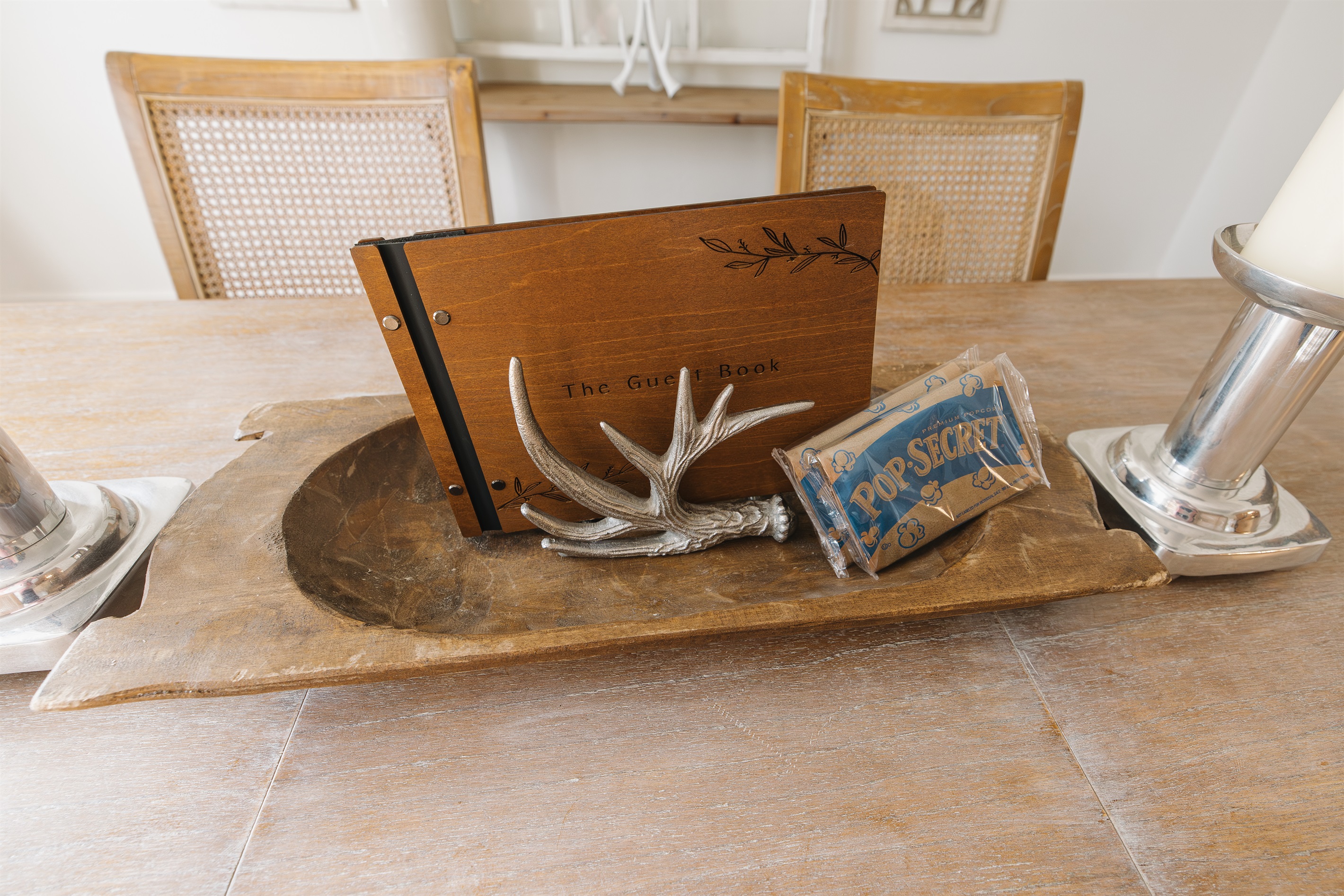 Thoughtful welcome touches including a curated guest book and snacks—designed to help you settle in and feel right at home from the moment you arrive.