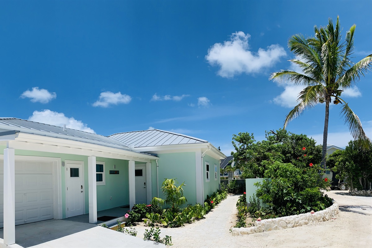 STARFISH BAY Parking directly in front of the garage