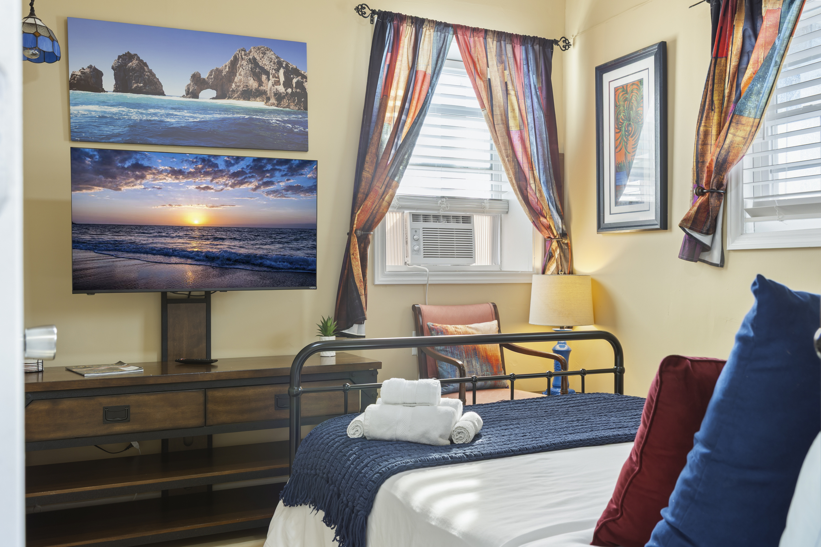 Ground floor bedroom - bed linens provided