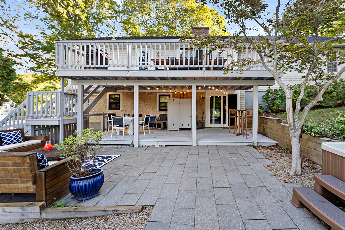 Enjoy a refreshing rinse in the outdoor shower after a swim in the pool or before a relaxing soak in the hot tub!