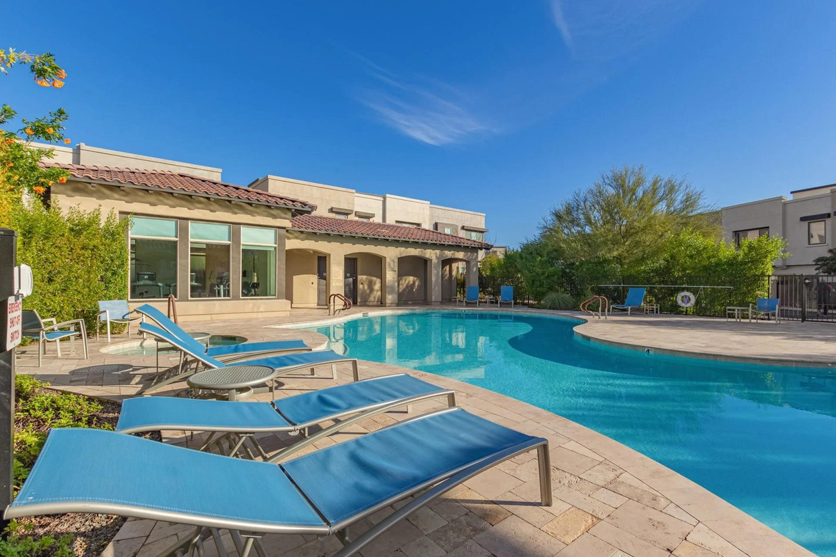 Luna Luxe Rooftop Retreat | 3BR • 2.5BA • Pool — Luna Luxe Rooftop Retreat | 3BR • 2.5BA • Pool, Scottsdale, Arizona — photo 28